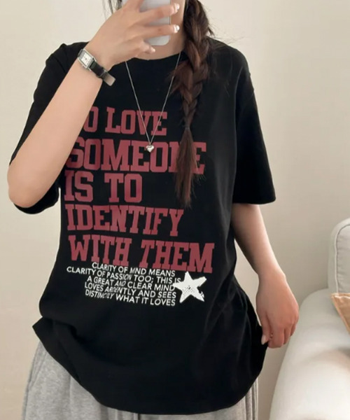 VIVID LADY(ビビッドレディー)の「英字プリント 半袖Tシャツ(Tシャツ/カットソー・レディース・アイボリー/ブラック/ライトベージュ・FREE)」の8枚目の写真