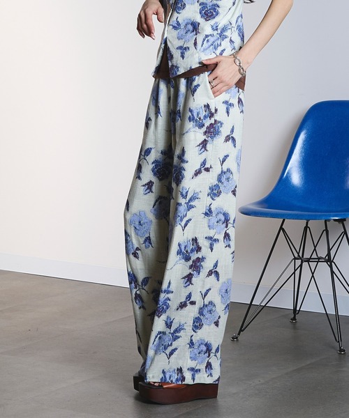 ROSE BUD(ローズバッド)の「ROSE PRINT PANTS(その他パンツ・レディース・ダークオリーブ/オフホワイト・ONE SIZE)」の4枚目の写真