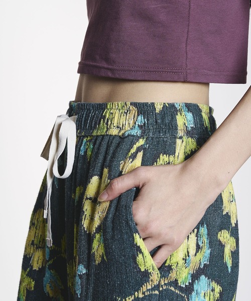 ROSE BUD(ローズバッド)の「ROSE PRINT PANTS(その他パンツ・レディース・ダークオリーブ/オフホワイト・ONE SIZE)」の18枚目の写真
