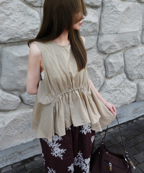 LAULEN(ローレン)の「front-gather linen sleeveless top /フロントギャザー リネンスリーブレスブラウス(シャツ/ブラウス・レディース・カーキ/ベージュ/ホワイト・FREE)」の2枚目の写真