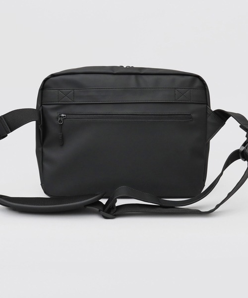 fulcro（フルクロ）の「撥水・耐水 自立型 ターポリン 横型ショルダーバッグ A4・PET収納対応 suave L スアーベL（ショルダーバッグ・メンズ・ブラック・FREE）」の16枚目の写真