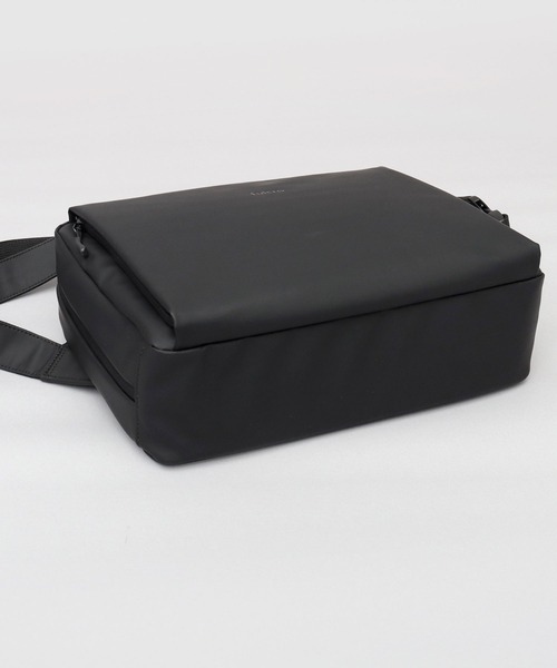 fulcro（フルクロ）の「撥水・耐水 自立型 ターポリン 横型ショルダーバッグ A4・PET収納対応 suave L スアーベL（ショルダーバッグ・メンズ・ブラック・FREE）」の17枚目の写真