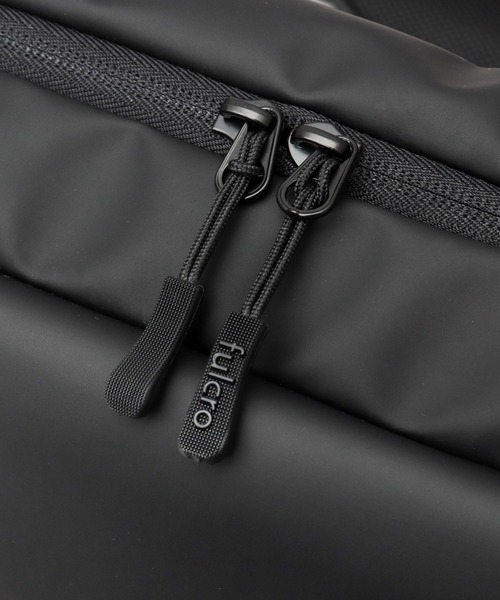 fulcro（フルクロ）の「撥水・耐水 自立型 ターポリン 横型ショルダーバッグ A4・PET収納対応 suave L スアーベL（ショルダーバッグ・メンズ・ブラック・FREE）」の8枚目の写真
