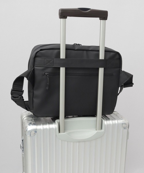 fulcro（フルクロ）の「撥水・耐水 自立型 ターポリン 横型ショルダーバッグ A4・PET収納対応 suave L スアーベL（ショルダーバッグ・メンズ・ブラック・FREE）」の13枚目の写真