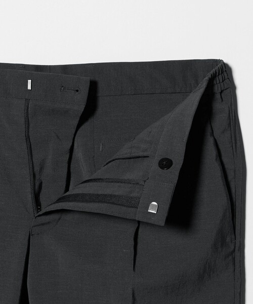 UNITED ARROWS(ユナイテッドアローズ)の「タフタ サイドシャーリング 1プリーツ パンツ UA COZY ウォッシャブル ヨコストレッチ(スラックス・メンズ・モカ/ダークグレー/ネイビー・XL/L/M/XXL/S)」の16枚目の写真