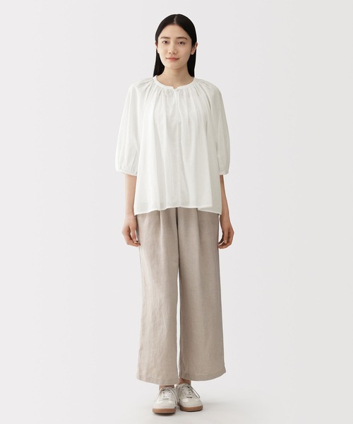 無印良品(ムジルシリョウヒン)の「婦人 強撚 シアー半袖ブラウス(シャツ/ブラウス・レディース・ホワイト/ブラック/ブルー系・S/M/L/XL)」の4枚目の写真