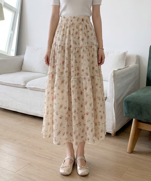 AMAJI(アマジ)の「フラワープリント Aライン ロング丈 スカート(スカート・レディース・マルチ・MEDIUM/LARGE/X-LARGE)」の1枚目の写真