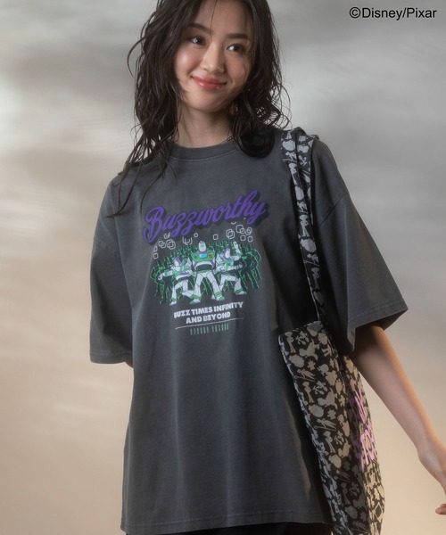 Green Parks(グリーンパークス)の「トイストーリー/ヴィンテージ風Tシャツ(Tシャツ/カットソー・レディース・チャコールグレー/レッド・FREE)」の8枚目の写真