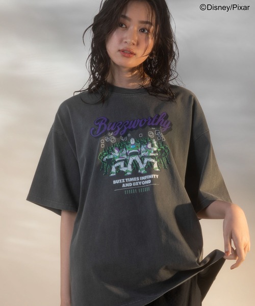 Green Parks(グリーンパークス)の「トイストーリー/ヴィンテージ風Tシャツ(Tシャツ/カットソー・レディース・チャコールグレー/レッド・FREE)」の9枚目の写真