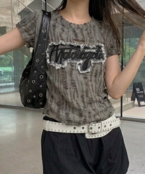 Teem Store(チームストア)の「ロゴワッペン サイドギャザーダメージ加工コンパクトT(Tシャツ/カットソー・レディース・ホワイト/ブラック/グレー・F)」の5枚目の写真