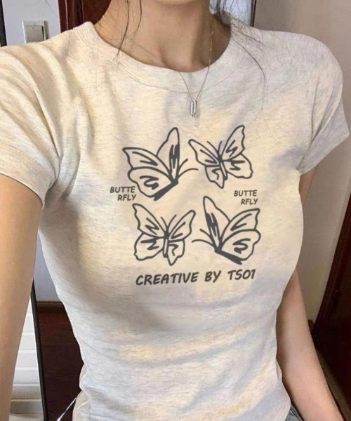 AVYL(アヴィル)の「バタフライグラフィックコンパクト半袖チビTシャツ(Tシャツ/カットソー・レディース・ブラック/ライトグレー/ホワイト・M)」の14枚目の写真