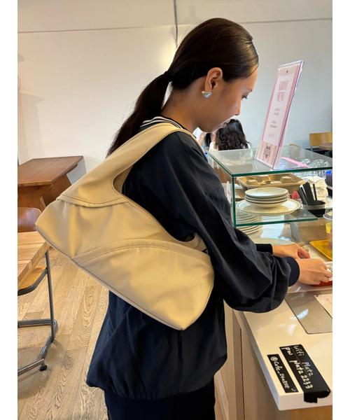 ACOC(アコック)の「Agenda M Bag_Butter Beige(ショルダーバッグ・レディース・その他・FREE)」の2枚目の写真