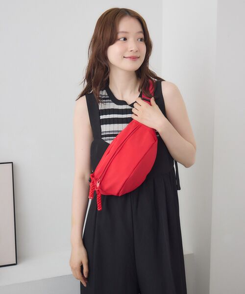 RETRO GIRL(レトロガール)の「ウエストポーチ(ショルダーバッグ・レディース・ブラック/ベージュ/レッド・ONE SIZE)」の9枚目の写真