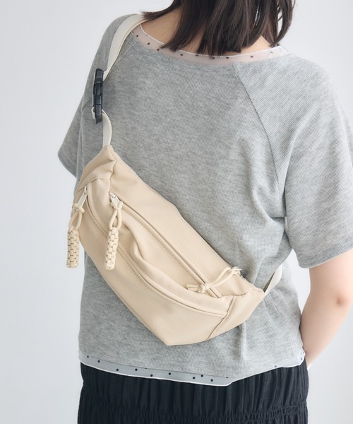RETRO GIRL(レトロガール)の「ウエストポーチ(ショルダーバッグ・レディース・ブラック/ベージュ/レッド・ONE SIZE)」の22枚目の写真