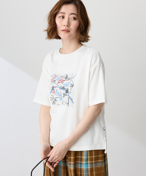 Petit Honfleur(プチオンフルール)の「【イラストレーターコラボ】マップモチーフプリントTシャツ【接触冷感・UVカット・オーガニックコットンブレンド】(Tシャツ/カットソー・レディース・ホワイト/レッド/ネイビー・M/L)」の4枚目の写真