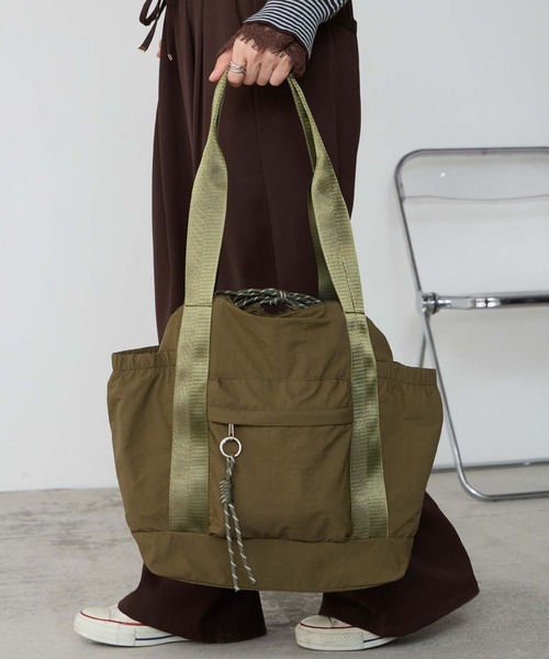 BONLECILL Marche(ボンルシールマルシェ)の「【BONLECILL Marche】《大容量/軽量》コードデザインラウンドトートバッグ/ユーティリティバッグ(トートバッグ・レディース・ブラック/カーキ/グレー・FREE)」の3枚目の写真