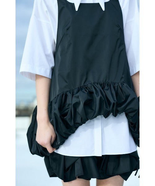 ENFOLD(エンフォルド)の「DROP-HEM CAMISOLE VEST(ベスト・レディース・ブラック・38)」の7枚目の写真