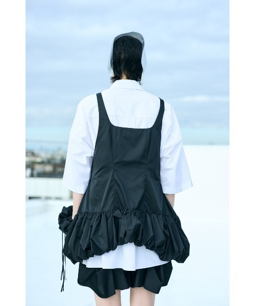 ENFOLD(エンフォルド)の「DROP-HEM CAMISOLE VEST(ベスト・レディース・ブラック・38)」の5枚目の写真