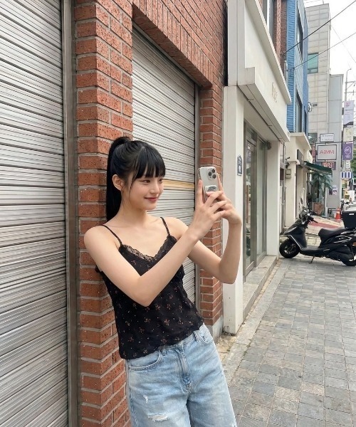 ipugo(イプゴ)の「ipugo/イプゴ フラワープリントキャミソール(キャミソール・レディース・ブラック/アイボリー・FREE)」の9枚目の写真