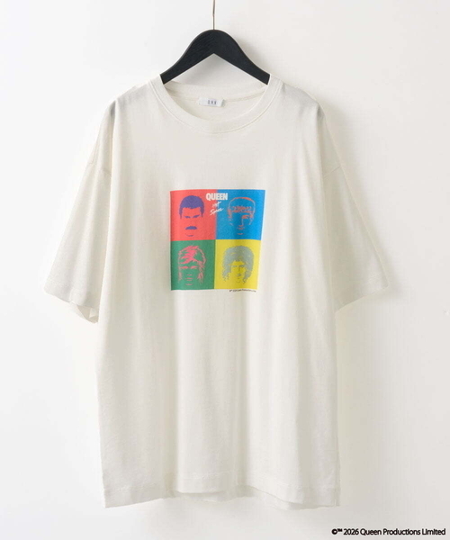 a.v.v(アーヴェヴェ)の「【接触冷感】QUEEN プリントカットソー(Tシャツ/カットソー・メンズ・チャコールグレー/ダークインディゴブルー/レッド・48/46)」の4枚目の写真