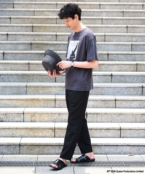 a.v.v(アーヴェヴェ)の「【接触冷感】QUEEN プリントカットソー(Tシャツ/カットソー・メンズ・チャコールグレー/ダークインディゴブルー/レッド・48/46)」の9枚目の写真