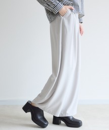 自分丈が見つかる軽やかワイドパンツ