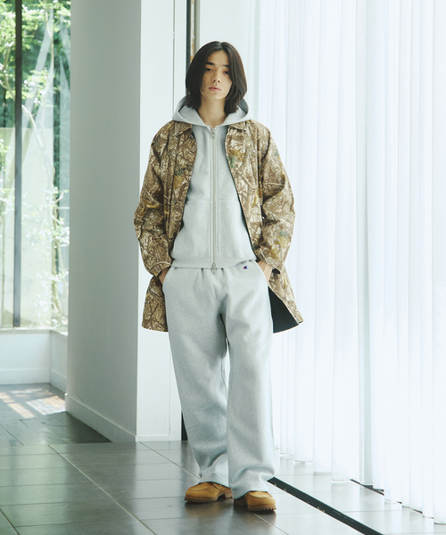 JOURNAL STANDARD（ジャーナルスタンダード）の「カモ柄 リバーシブル バルカラー コート（ステンカラーコート・メンズ・ベージュ・MEDIUM/LARGE）」の3枚目の写真