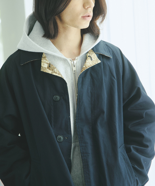 JOURNAL STANDARD（ジャーナルスタンダード）の「カモ柄 リバーシブル バルカラー コート（ステンカラーコート・メンズ・ベージュ・MEDIUM/LARGE）」の19枚目の写真