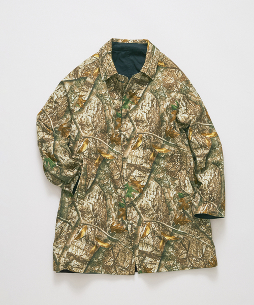 JOURNAL STANDARD（ジャーナルスタンダード）の「カモ柄 リバーシブル バルカラー コート（ステンカラーコート・メンズ・ベージュ・MEDIUM/LARGE）」の20枚目の写真