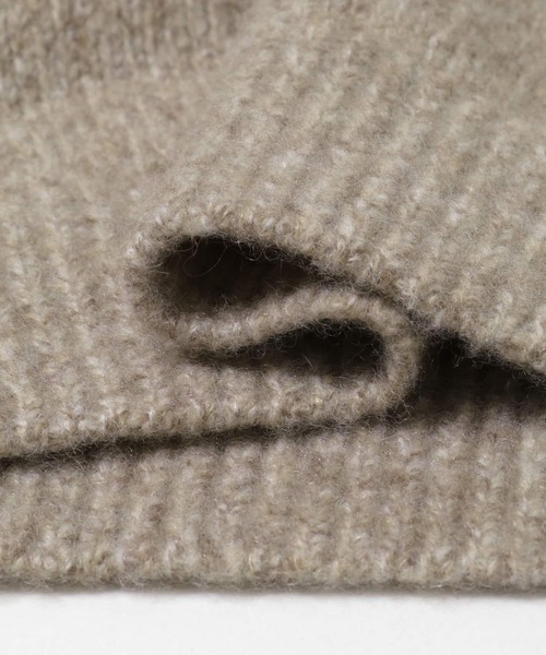 URBAN RESEARCH(アーバンリサーチ)の「new basic CASHMERE SILK DEEP V-NECK KNIT(ニット/セーター・レディース・ブルー/ベージュ・FREE)」の9枚目の写真