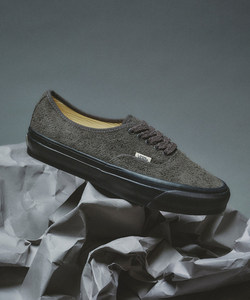 VANS(バンズ)の「VANS / ヴァンズ PREMIUM オーセンティック ヘアリースエード(スニーカー・メンズ・ブラック系その他・28cm/27cm/26cm)」の1枚目の写真