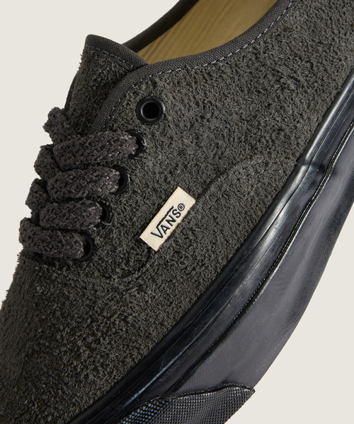 VANS(バンズ)の「VANS / ヴァンズ PREMIUM オーセンティック ヘアリースエード(スニーカー・メンズ・ブラック系その他・28cm/27cm/26cm)」の7枚目の写真