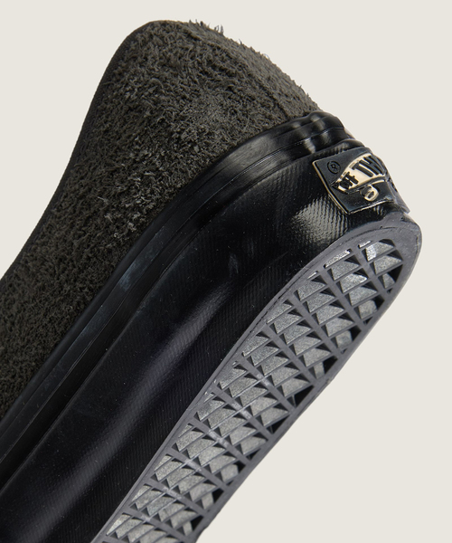 VANS(バンズ)の「VANS / ヴァンズ PREMIUM オーセンティック ヘアリースエード(スニーカー・メンズ・ブラック系その他・28cm/27cm/26cm)」の8枚目の写真