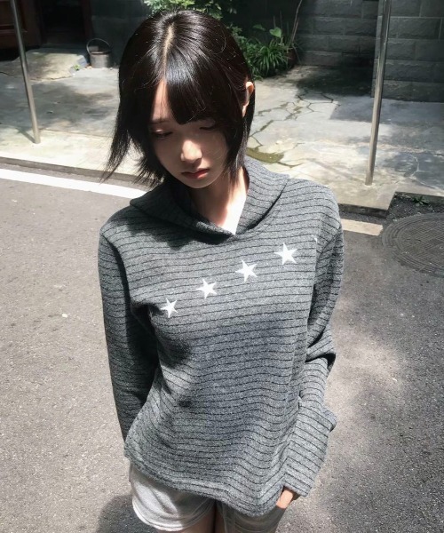 FreeZone(フリーゾーン)の「星刺繍 ボーダーパーカー(パーカー・レディース・ブラック・F)」の2枚目の写真