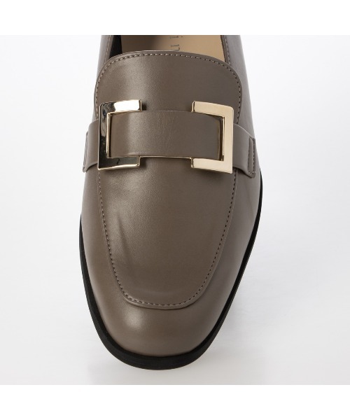 carino(カリーノ)の「【レイン対応】バックルソフトスクエアトゥローファー(ローファー・レディース・ブラック/デザートカモ/グレイッシュベージュ・23.5cm/23cm/24.5cm/24cm/22.5cm)」の16枚目の写真