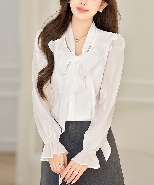 LUCPY（ラクピー）の「フリルボウタイシアーブラウス（シャツ/ブラウス・レディース・ホワイト・MEDIUM/LARGE/X-LARGE/SMALL）」の6枚目の写真