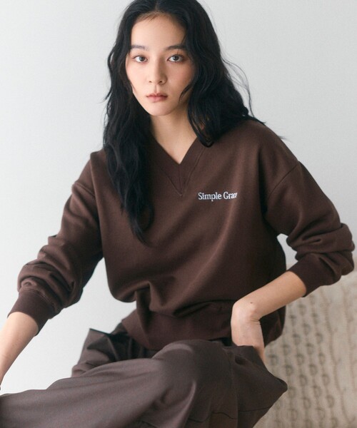 Firsthand(ファーストハンド)の「Firsthand/ファーストハンド 限定展開 オーガニックコットン Vネック スウェット(スウェット・レディース・ブラウン/チャコールグレー/ナチュラル/ピンク・FREE)」の2枚目の写真