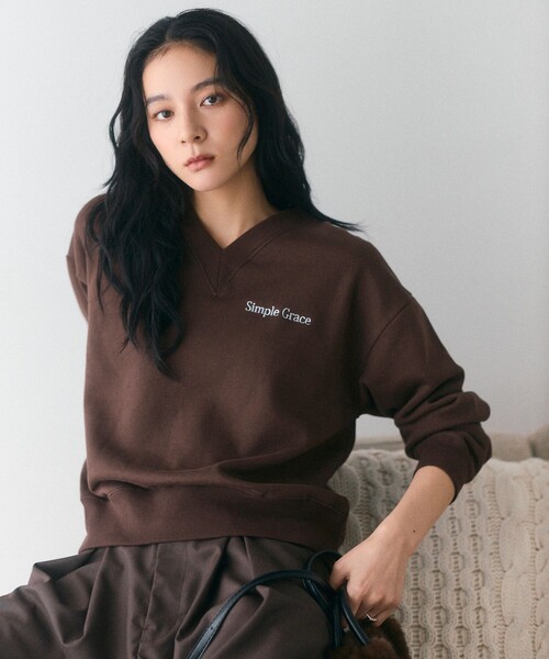 Firsthand(ファーストハンド)の「Firsthand/ファーストハンド 限定展開 オーガニックコットン Vネック スウェット(スウェット・レディース・ブラウン/チャコールグレー/ナチュラル/ピンク・FREE)」の6枚目の写真