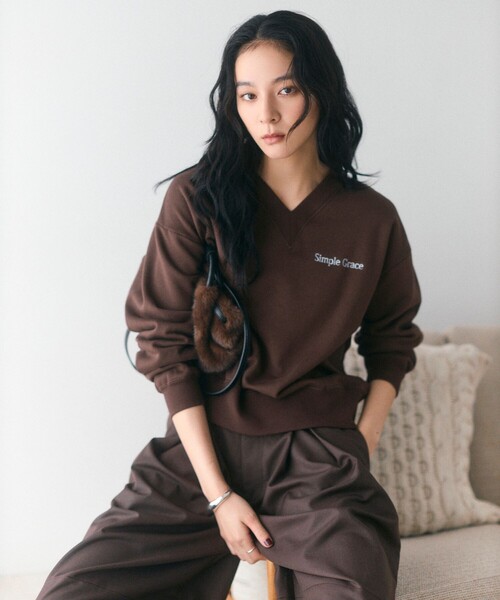 Firsthand(ファーストハンド)の「Firsthand/ファーストハンド 限定展開 オーガニックコットン Vネック スウェット(スウェット・レディース・ブラウン/チャコールグレー/ナチュラル/ピンク・FREE)」の7枚目の写真