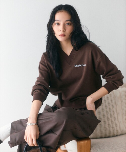Firsthand(ファーストハンド)の「Firsthand/ファーストハンド 限定展開 オーガニックコットン Vネック スウェット(スウェット・レディース・ブラウン/チャコールグレー/ナチュラル/ピンク・FREE)」の8枚目の写真