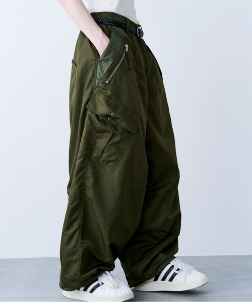 SeeSew(シーソー)の「【UNISEX】NYLON TOP GUN PANTS/ナイロントップガンパンツ(カーゴパンツ・メンズ・ブラック/オリーブ・M/L)」の2枚目の写真