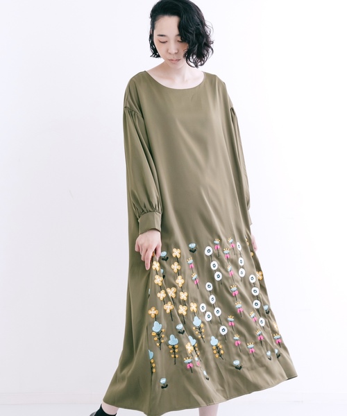 Merlot Plus メルロープリュス の フラワー刺繍スモックワンピース7133 ワンピース Wear