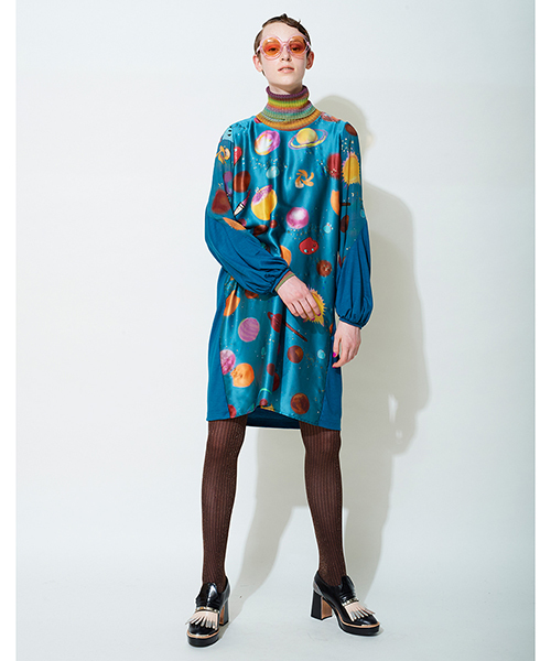 tsumori chisato✴︎カップ付き ワンピース✴︎ TSUMORI CHISATO（ツモリチサト）の「TCﾕﾆﾊﾞｰｽｼﾌｫﾝT（ワンピース
