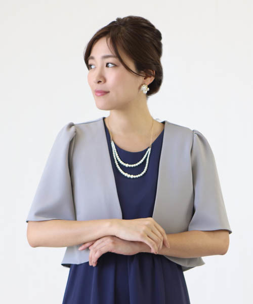 Kana(カナ)の「ビジュー&パールのピアス (ピアスタイプ)(ピアス(両耳用)・レディース・ベージュ・フリー)」の2枚目の写真