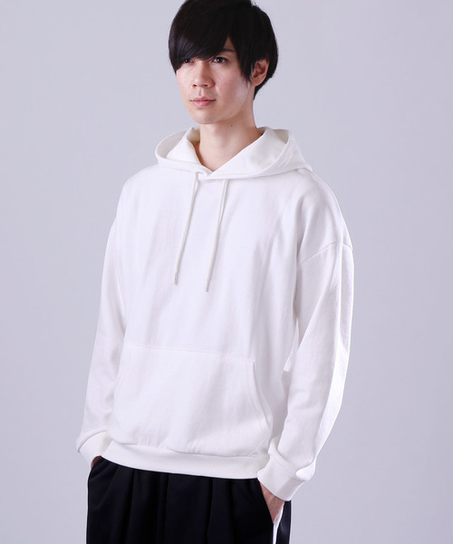 MONO-MART（モノマート）の「ドロップショルダーカラーリングプルオーバーパーカー/オーバーサイズスウェット（パーカー・メンズ・ブラック/ベージュ/ネイビー/ブラウン/グレー/ブルー/グリーン/アイボリー/オートミール/ブラウン系その他/ワイン/チャコール・FREE）」の2枚目の写真