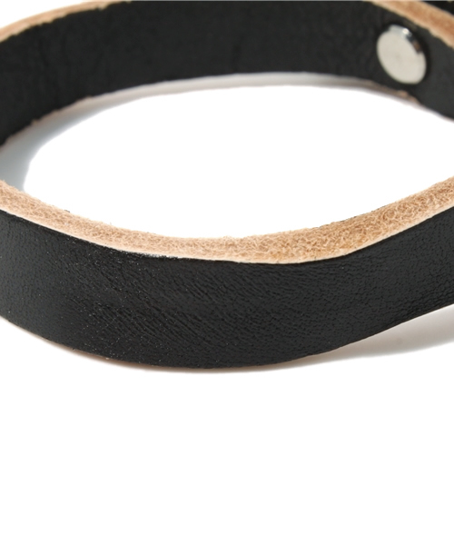 And A（アンドエー）の「ヌメホソブレス（ブレスレット・メンズ・ブラック/ブルー/レッド/オレンジ・FREE）」の5枚目の写真