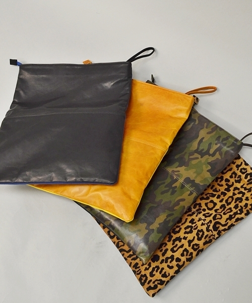 SHIPS JET BLUE(シップスジェットブルー)の「JB: レザー×キャンバス/コンビクラッチバッグ■(クラッチバッグ・メンズ・ブラック×ブルー/ブラウン×イエロー/カモフラージュ/レオパード/ダークグレー・ONESIZE)」の18枚目の写真