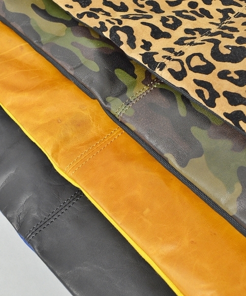 SHIPS JET BLUE(シップスジェットブルー)の「JB: レザー×キャンバス/コンビクラッチバッグ■(クラッチバッグ・メンズ・ブラック×ブルー/ブラウン×イエロー/カモフラージュ/レオパード/ダークグレー・ONESIZE)」の19枚目の写真