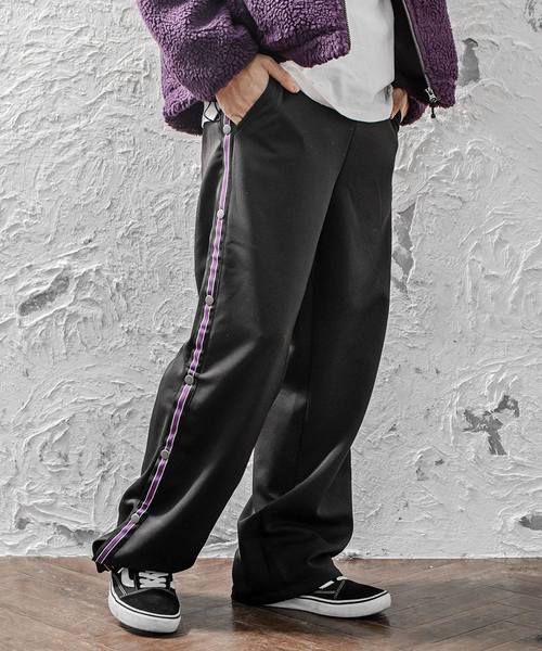 MinoriTY(マイノリティ)の「スナップボタンワイドバスパン ラインジャージ(その他パンツ・メンズ・ブラック系その他/パープル/テラコッタ/ブラック系その他2・M/L)」の3枚目の写真