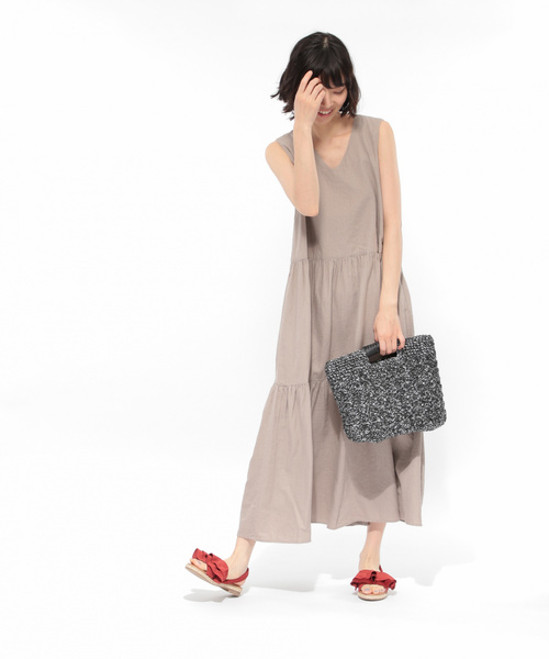 LAKOLE(ラコレ)の「【ドライタッチ】スリーブレスティアードワンピース / LAKOLE(ワンピース・レディース・ブラック/ベージュ/ピンク・SMALL/MEDIUM)」の2枚目の写真